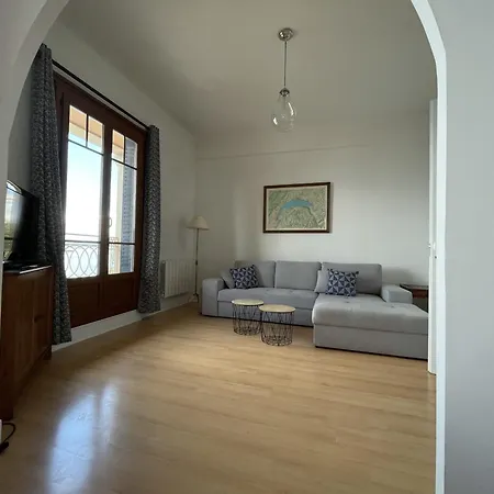 Moderne Pres Des Thermes Avec Balcon Et Animaux Admis - Fr-1-498-68 Apartment